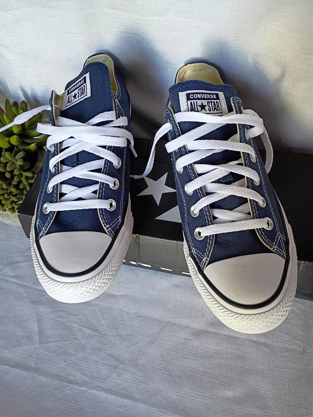 Converse Chuck Taylor Classic Men's All Star Low Top Sneakers - Navy Blue Size 8 - Picture 3 of 10